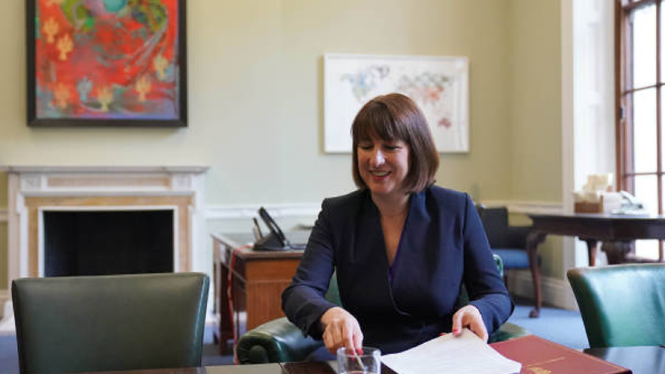 Rachel Reeves Prepares to Address Labour Party Conference Amid Economic Challenges