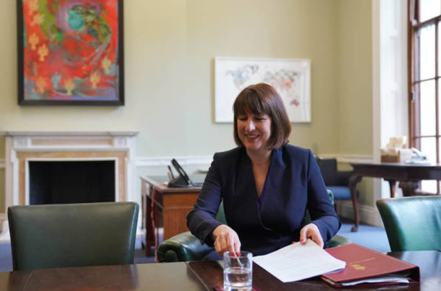 Rachel Reeves Prepares to Address Labour Party Conference Amid Economic Challenges