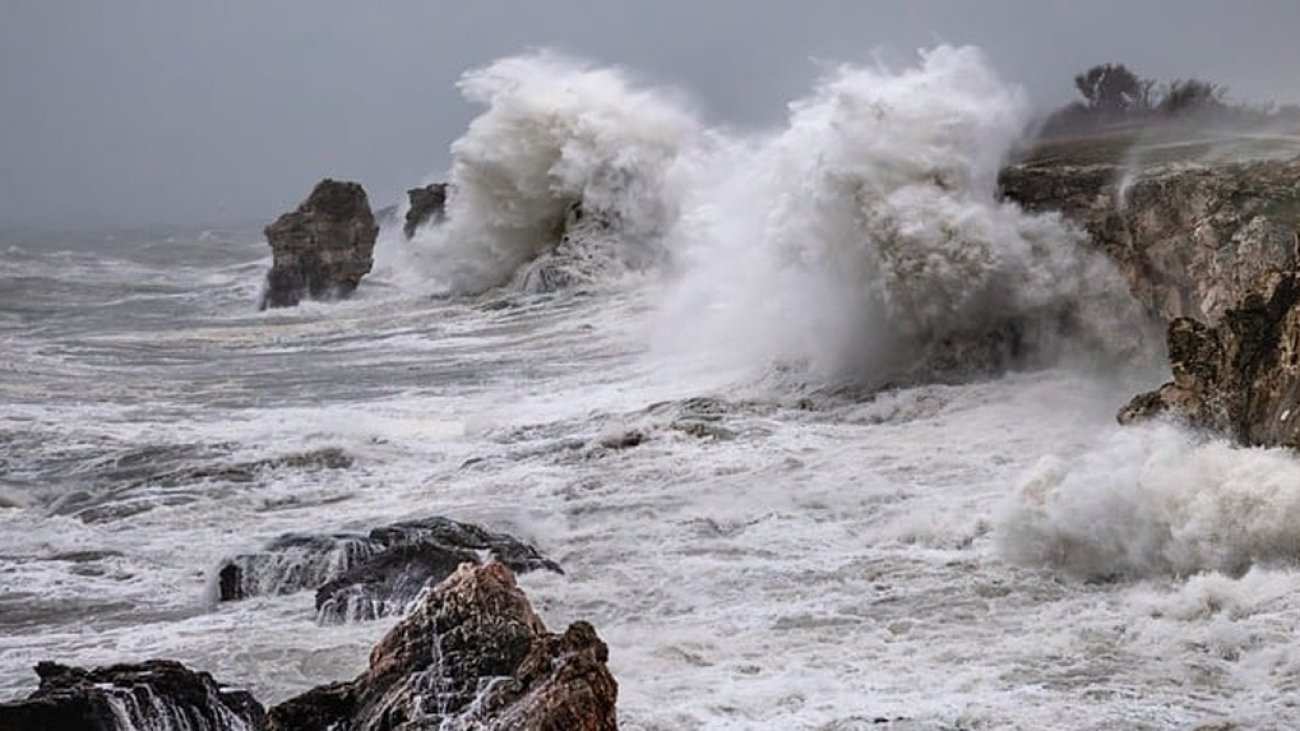 Storm Darragh Brings Amber Weather Warning UK Braces for Dangerous Winds and Heavy Rain