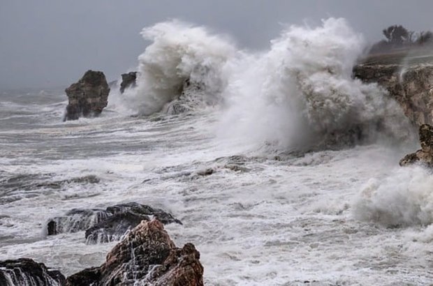 Storm Darragh Brings Amber Weather Warning UK Braces for Dangerous Winds and Heavy Rain