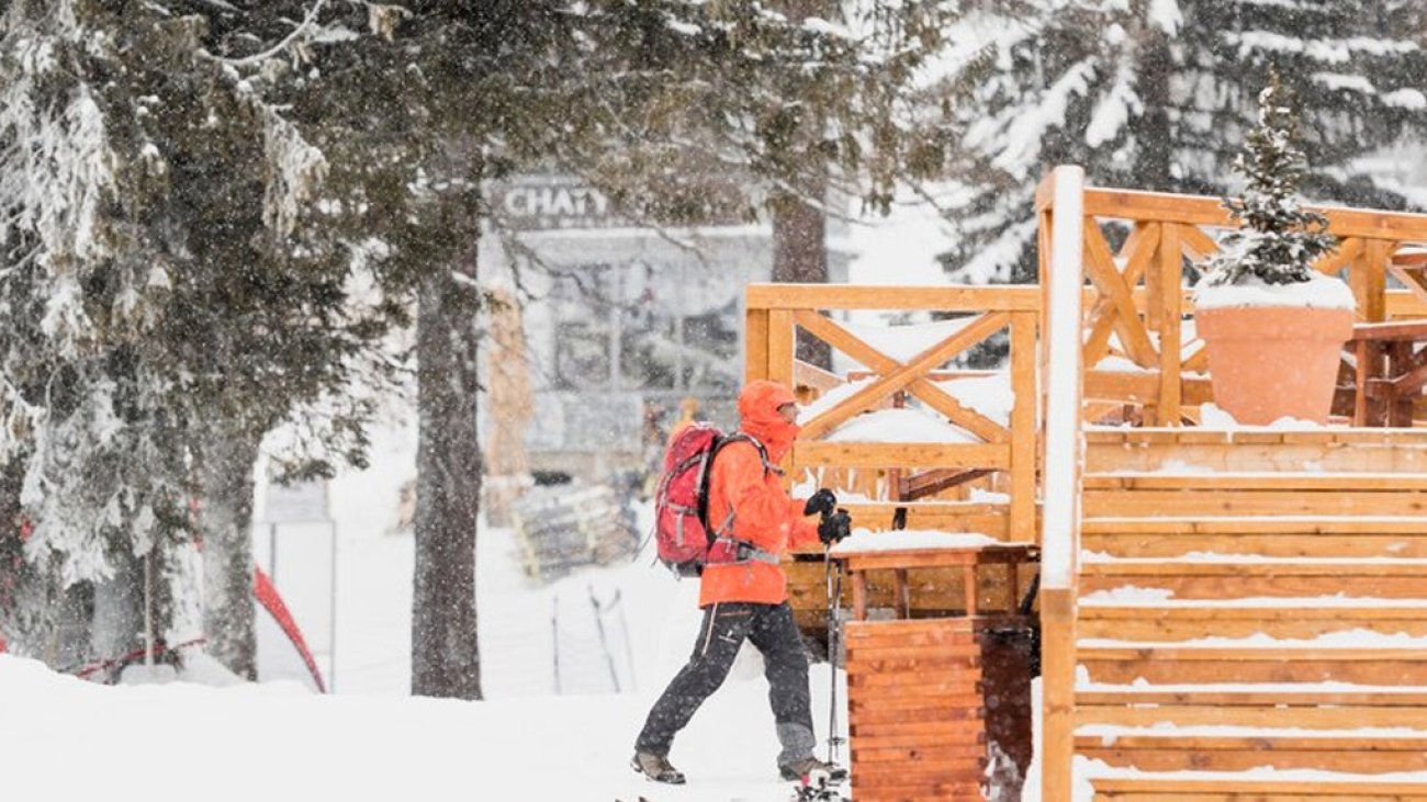 cold weather alert in England with snow and ice