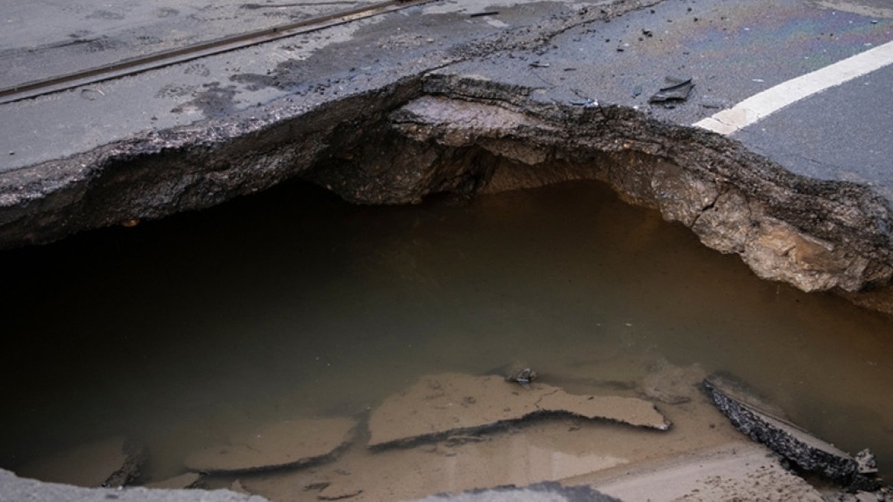 Massive Surrey sinkhole causing evacuations and road closures