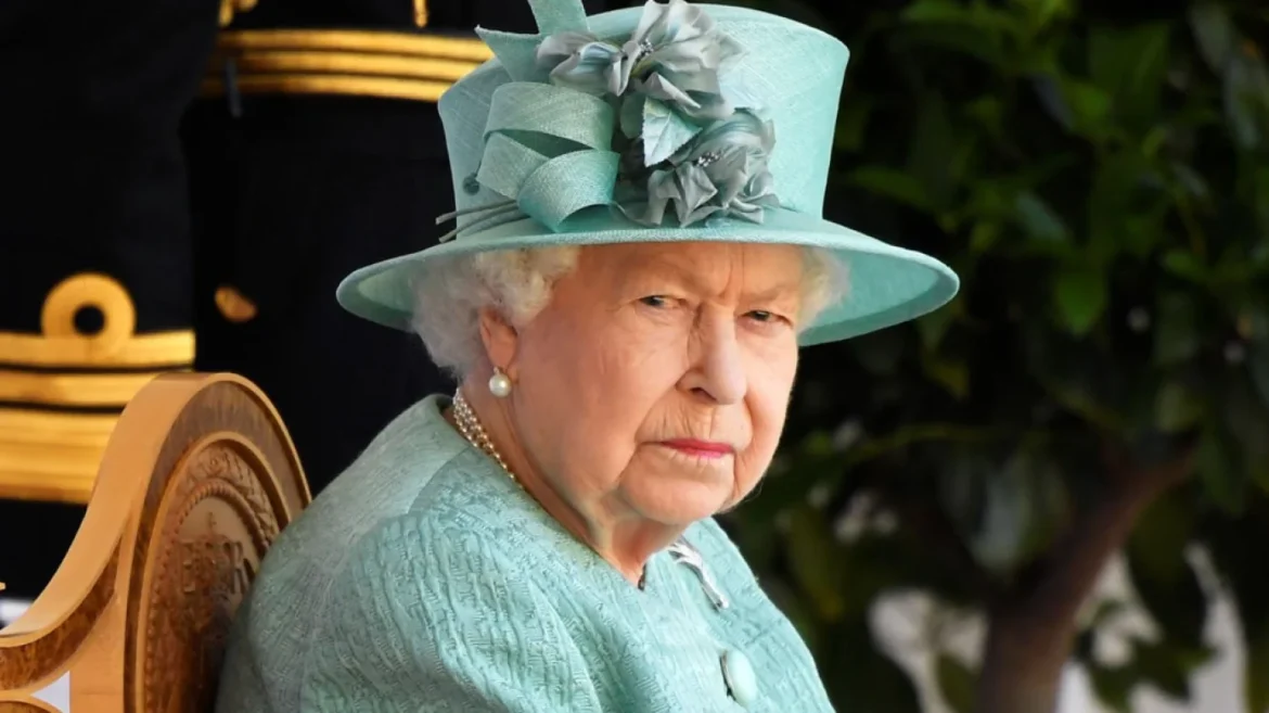 Queen Elizabeth fashion display