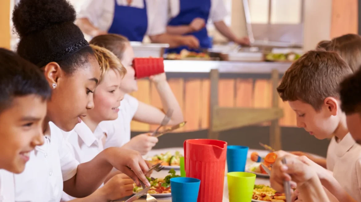 Children eating lunch