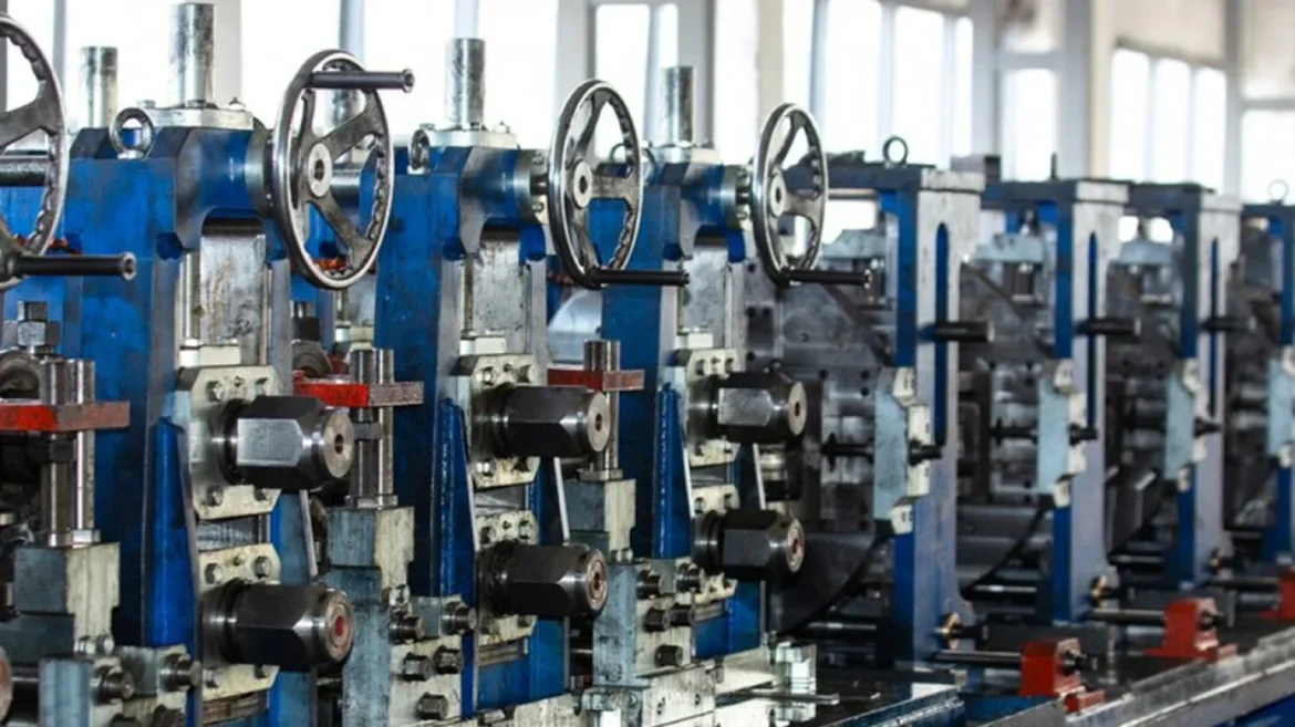 UK manufacturing decline economic challenges